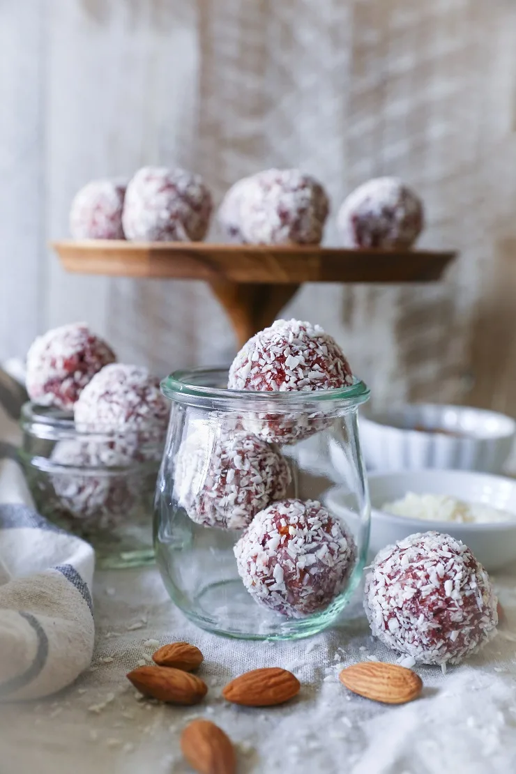 Superfood Cranberry Bliss Protein Balls | TheRoastedRoot.net #healthy #vegan #dessert #recipe #energybites #paleo