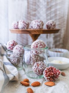 Superfood Cranberry Bliss Protein Balls | TheRoastedRoot.net #healthy #vegan #dessert #recipe #energybites #paleo