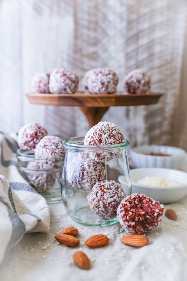 Superfood Cranberry Bliss Protein Balls | TheRoastedRoot.net #healthy #vegan #dessert #recipe #energybites #paleo