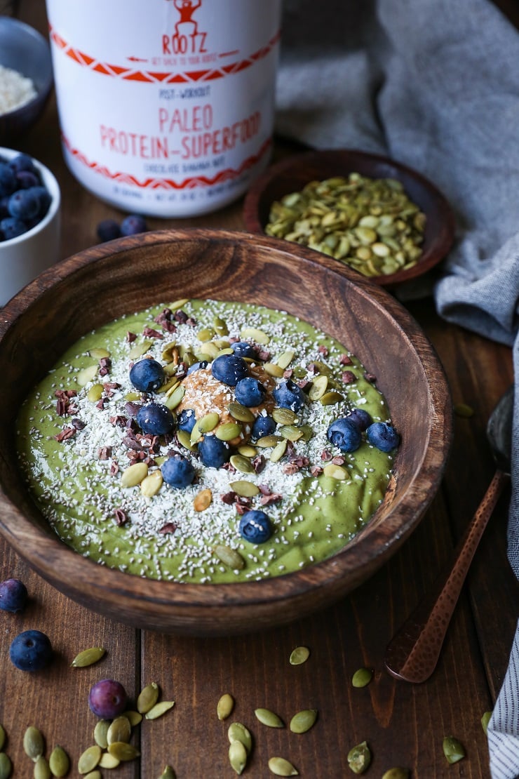 superfood_green_smoothie_bowl