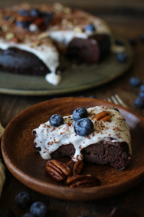 Flourless Chocolate Cake - dairy-free, refuned sugar-free and paleo | TheRoastedRoot.net #valentinesday #dessert #healthy