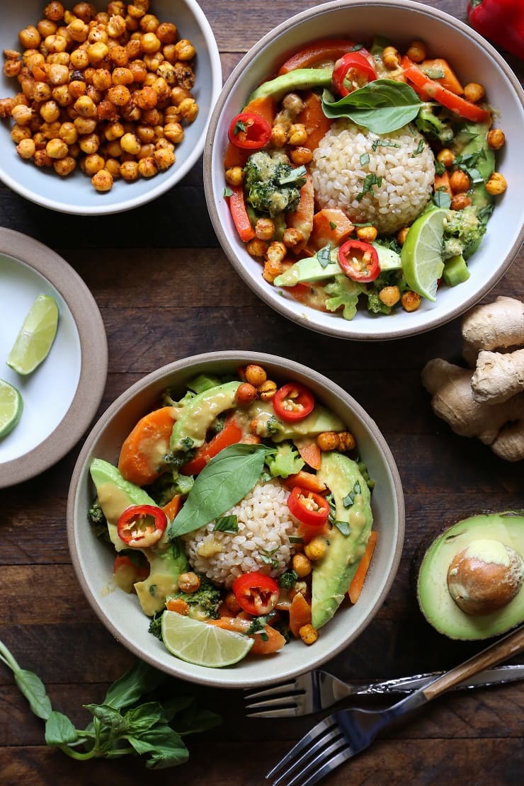 30-Minute Thai Green Curry with Avocado - a healthy vegetarian dinner recipe | TheRoastedRoot.net #glutenfree #vegan