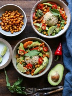 30-Minute Thai Green Curry with Avocado - a healthy vegetarian dinner recipe | TheRoastedRoot.net #glutenfree #vegan