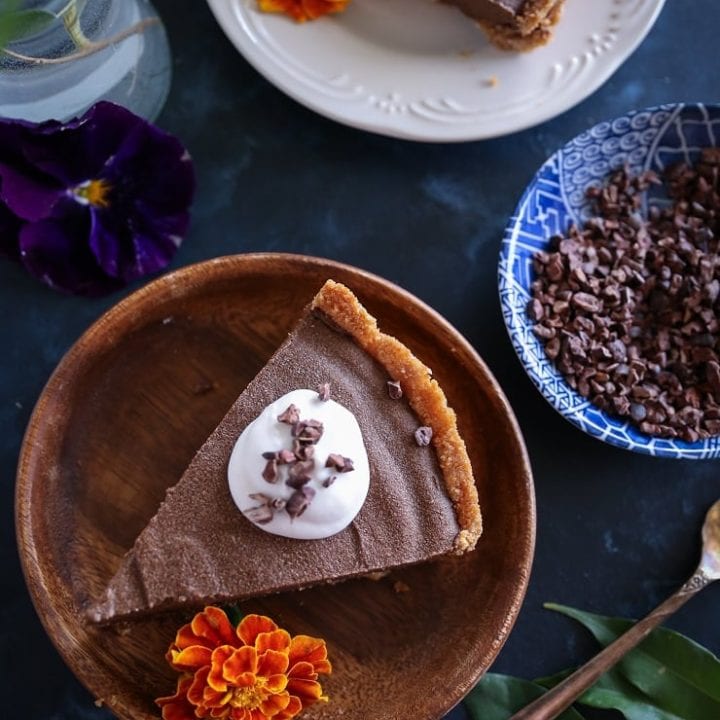 Avocado Chocolate Silk Pie - rich, creamy, naturally sweetened, paleo, vegan, and healthy!