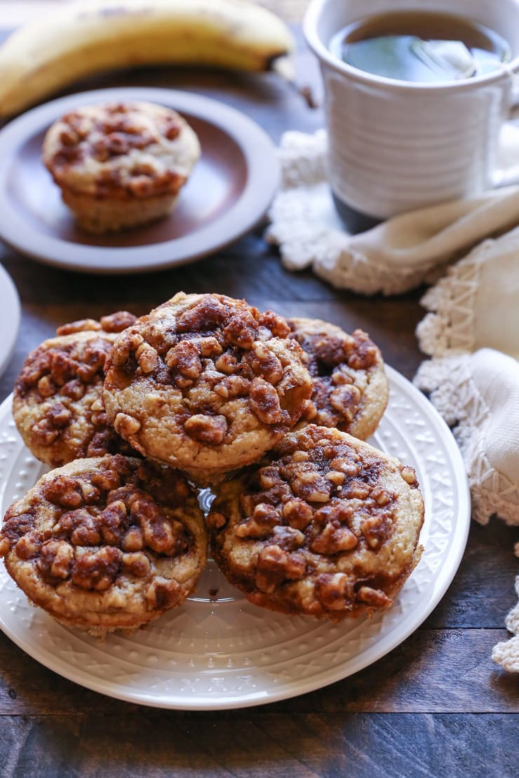 Grain- Free Banana Walnut Muffins made with almond flour and pure maple syrup. These paleo muffins are healthy, easy to prepare in your blender, and are perfectly healthy!