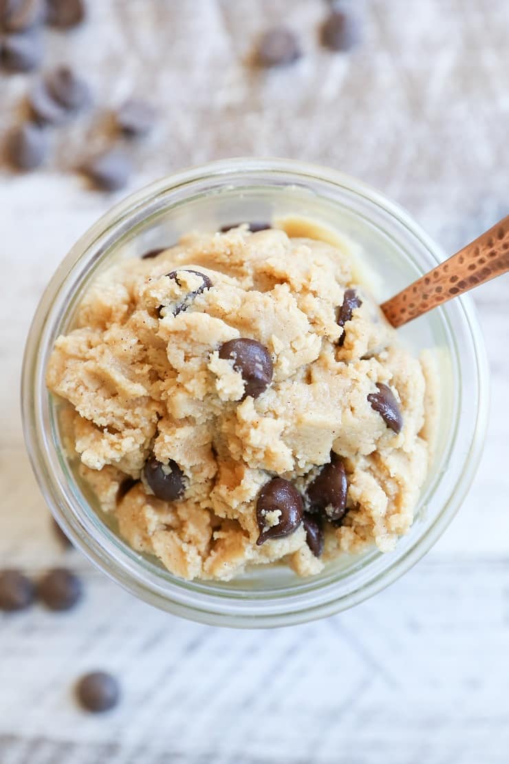 Paleo Chocolate Chip Edible Cookie Dough - vegan, refined sugar-free, paleo, gluten free, grain free, and healthy dessert recipe!