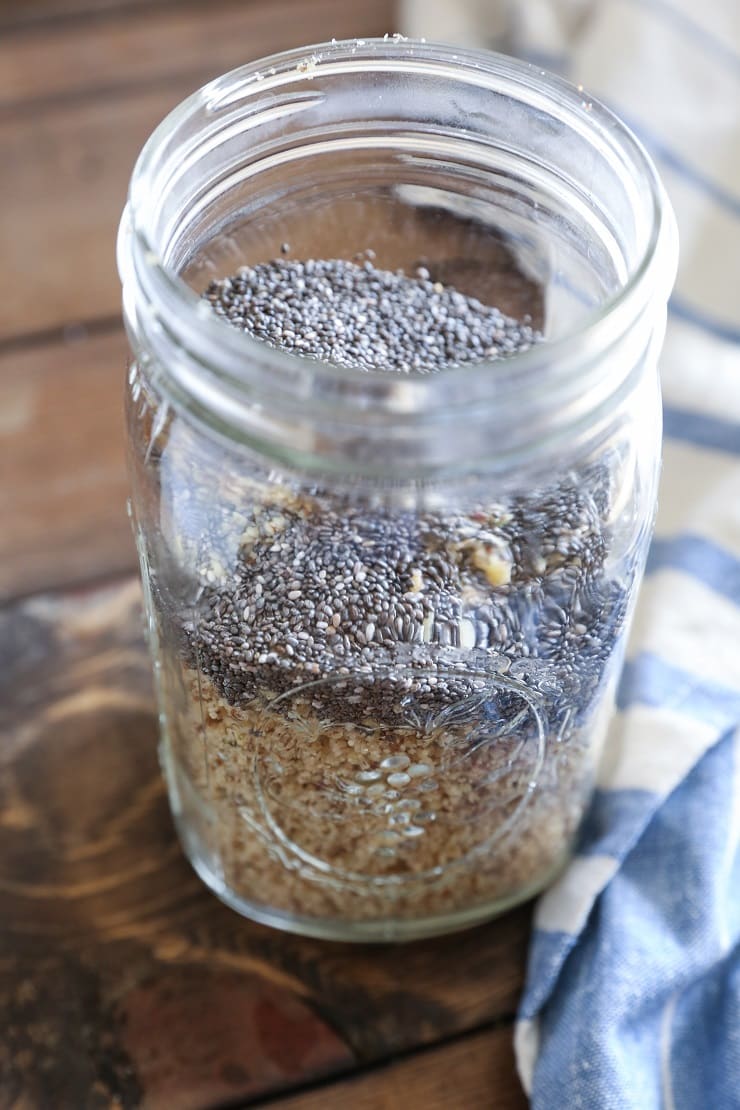 Nut and Seed Overnight N'Oatmeal - an oat-free paleo friendly (and vegan!) breakfast porridge