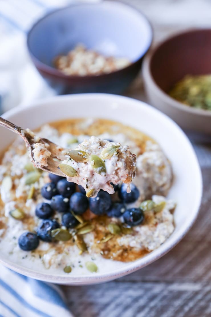 Nut and Seed Overnight N'Oatmeal - an oat-free paleo friendly (and vegan!) breakfast porridge