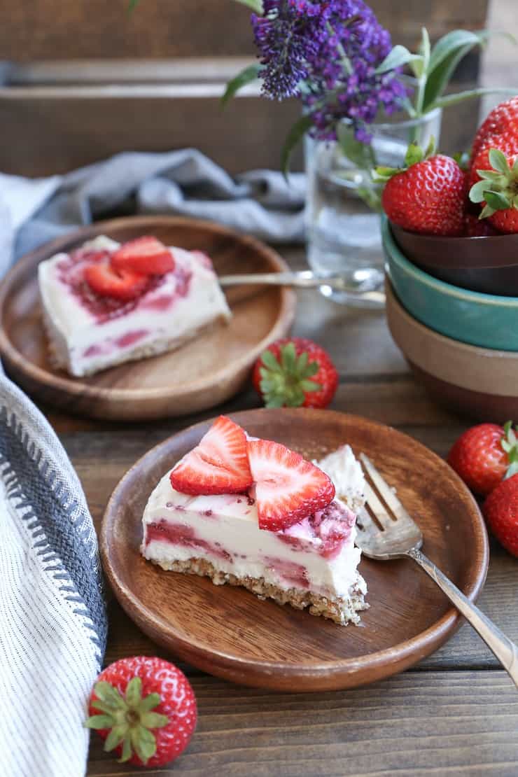 Vegan Strawberry Cheesecake (Paleo) - a dairy-free, gluten-free, refined sugar-free no-bake dessert recipe!