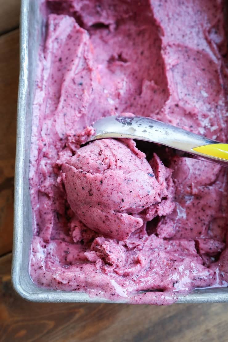 BERRY NICE CREAM Berry Nice Cream - Dairy-free, refined sugar-free, paleo, and vegan ice cream made using fresh berries and banana!