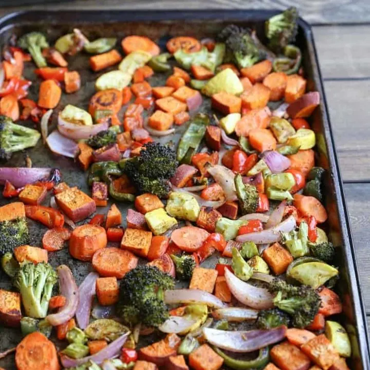 Crowd-Pleasing Roasted Vegetables - a basic recipe with lots of room for adaptations! This vegan and vegetarian side dish is perfect for serving a crowd