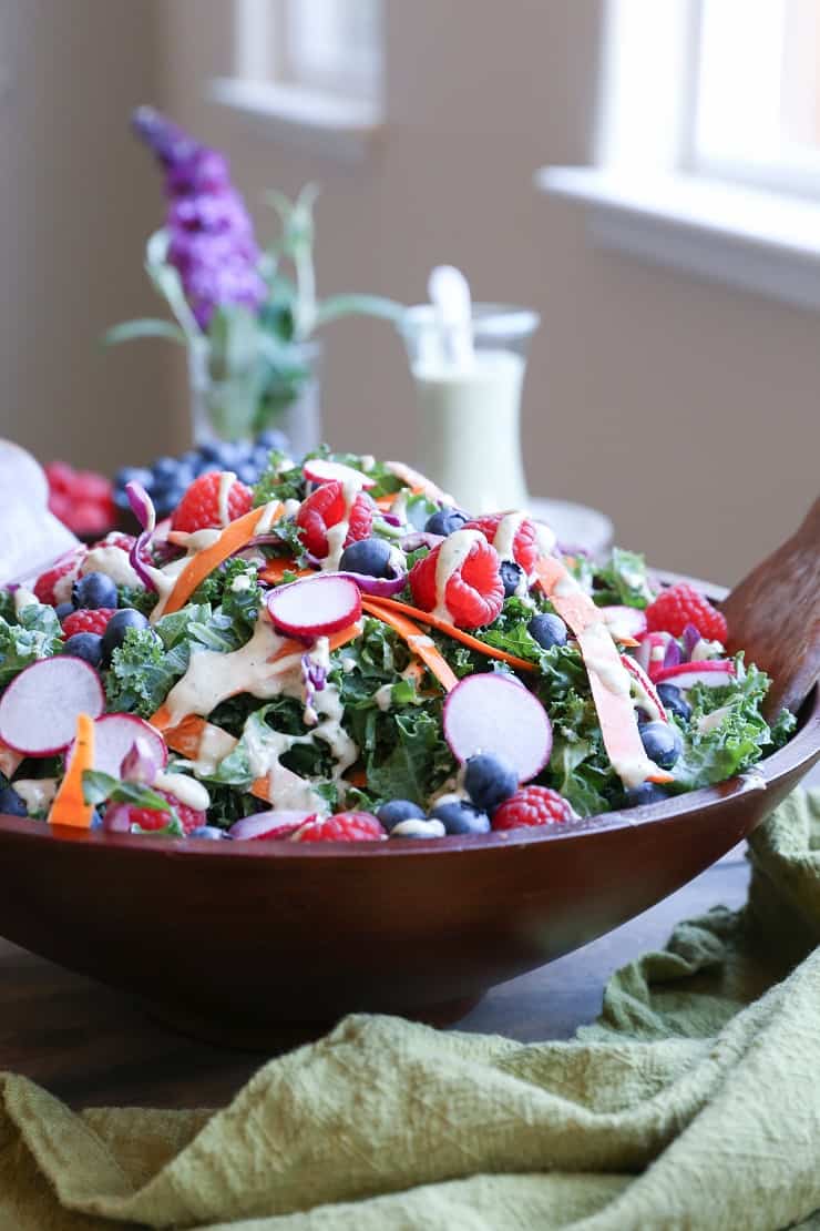 Vegan Buttermilk Salad Dressing - creamy, delicious vegan "buttermilk" dressing that only requires a handful of ingredients and is paleo friendly