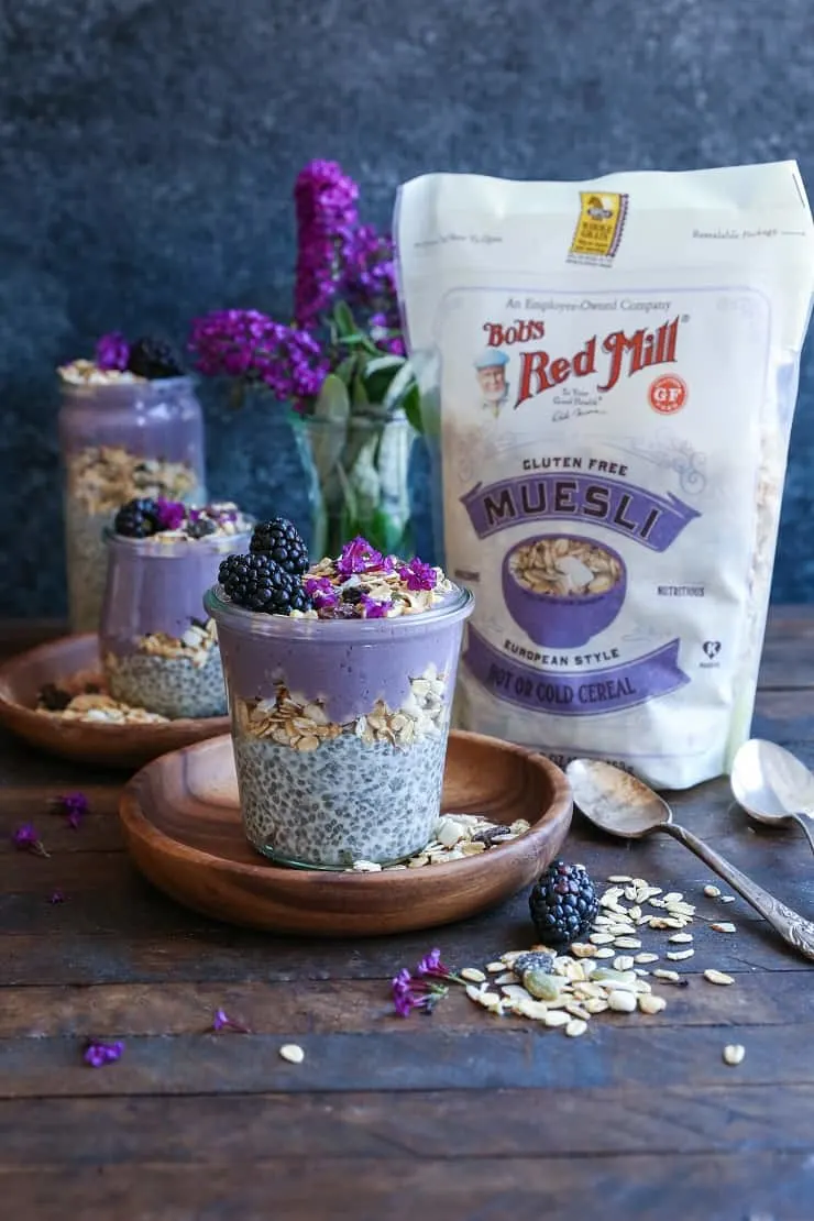  Blackberry Smoothie Chia Seed Pudding Parfaits - a healthful breakfast packed with vitamins, antioxidants, and nutrients. Perfect for breakfast or snack on-the-go! #vegan #healthy #breakfast #recipe