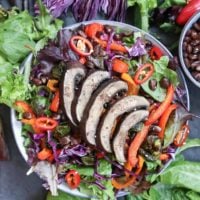 Grilled Portobello Mushroom and Bell Pepper Salad with Black Beans - a healthy vegetarian meal that's easy to whip up any night of the week!