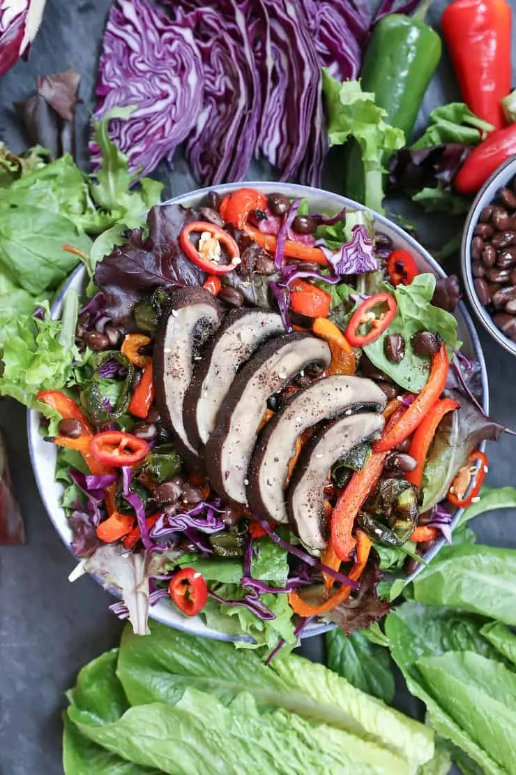 Grilled Portobello Mushroom and Bell Pepper Salad with Black Beans - a healthy vegetarian meal that's easy to whip up any night of the week!