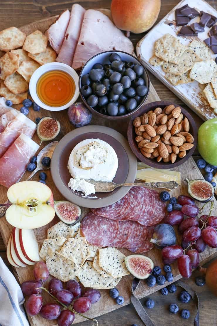 Fall Harvest Cheese Board - how to make an awesome fall-inspired charcuterie board using ingredients you can find at any grocery store