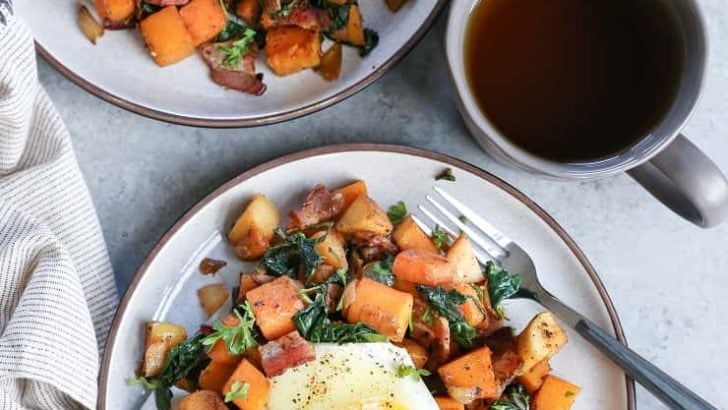 Maple Bacon Butternut Squash Hash with Spinach - a nutritious, hearty breakfast perfect for fueling your day! #paleo #glutenfree