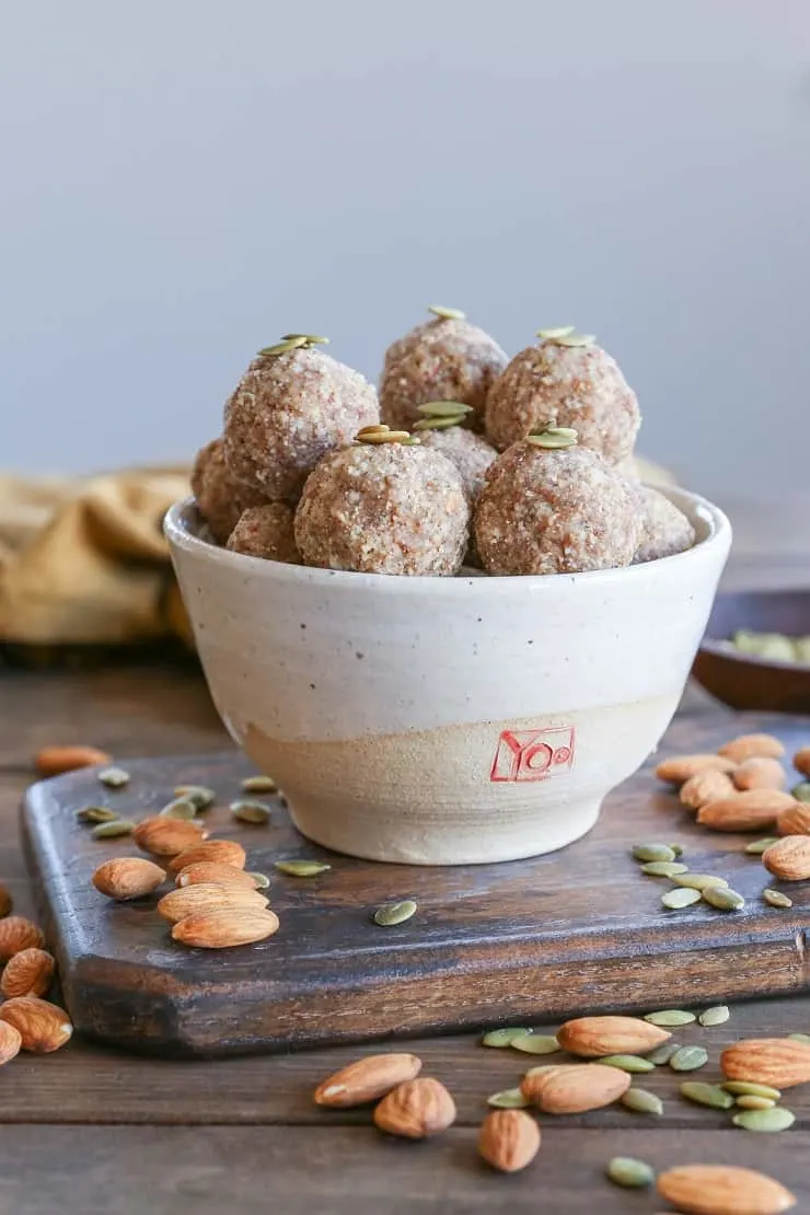 Vanilla Chai Fat Balls - a clean low-carb keto snack made with nuts, seeds, coconut butter, and pure maple syrup #keto #paleo #glutenfree