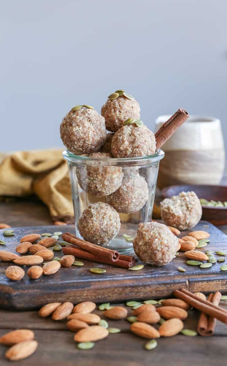 Vanilla Chai Fat Balls - clean energy bites made with nuts, seeds, coconut butter, and pure maple syrup #keto #paleo #healthy 