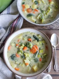 Vegan Broccoli Cheddar Soup - dairy-free, gluten-free, healthy, paleo, and delicious