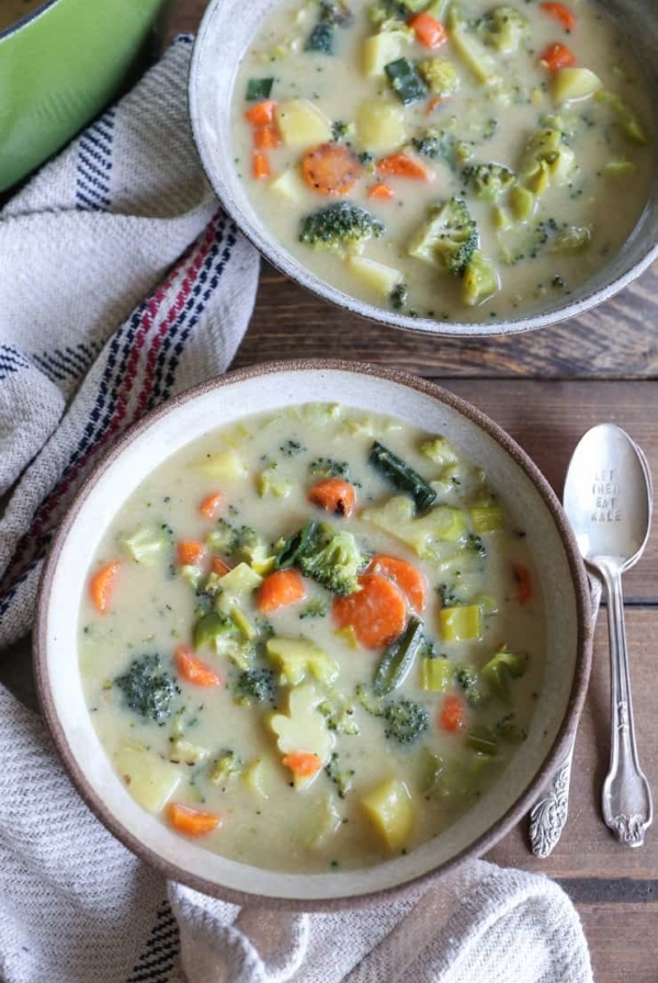 Vegan Broccoli Cheddar Soup - dairy-free, gluten-free, healthy, paleo, and delicious