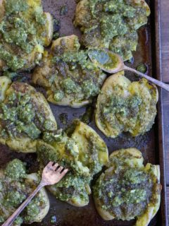 Pesto Smashed Potatoes - an easy, healthy side dish that goes perfectly with any main entree