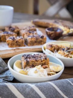 Chocolate Chip Paleo Blondies - grain-free, dairy-free, refined sugar-free blondies made with almond flour and coconut sugar. These delicious bars are vegan and healthier!