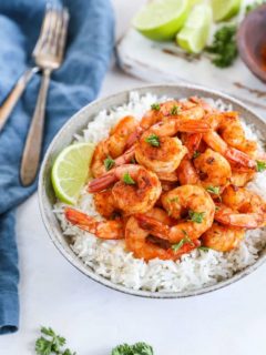 Easy Cajun Shrimp - a quick and easy shrimp recipe that only requires a few ingredients and hardly any time to prepare for a delicious weeknight dinner.