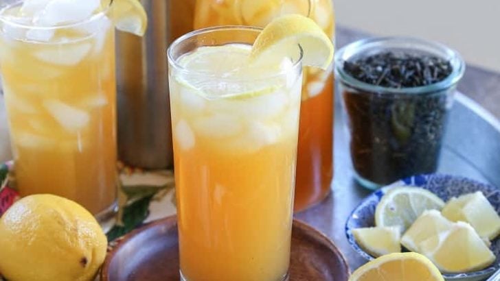 Vanilla Bean Jasmine Arnold Palmer - a classic Arnold Palmer made with vanilla infused jasmine tea - unique and refreshing summer mocktail (or cocktail!) TheRoastedRoot.com