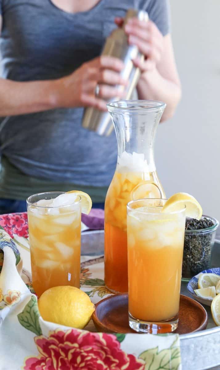 Vanilla Bean Jasmine Arnold Palmer - a classic Arnold Palmer made with vanilla infused jasmine tea - unique and refreshing summer mocktail (or cocktail!) TheRoastedRoot.com