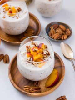 Peaches and Cream Overnight Oatmeal - gluten-free, dairy-free, vegan and healthy. This recipe is quick and easy to prepare!