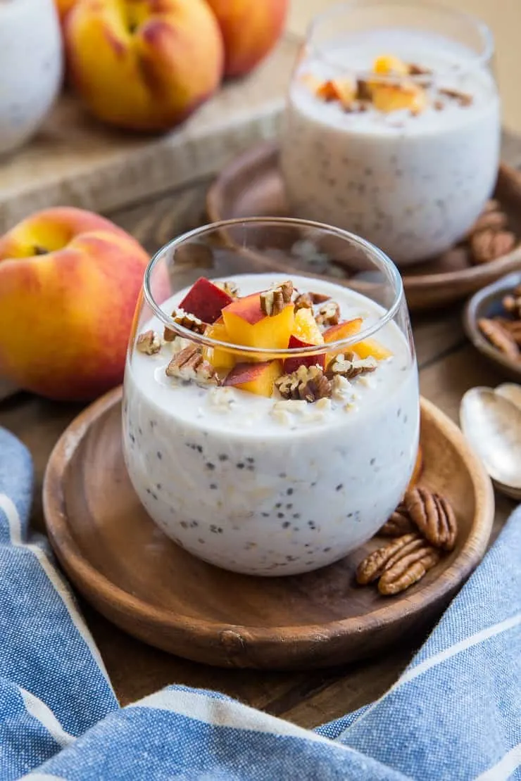 Peaches and Cream Overnight Oats - a healthy vegan and gluten free breakfast recipe that only requires a couple of minutes to prepare