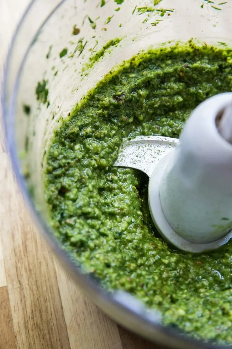 How to Make Spinach Pesto Sauce