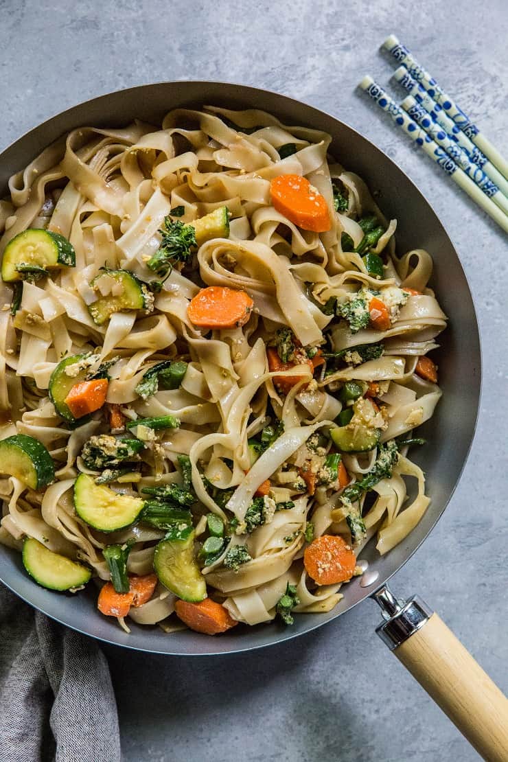 Thai Stir Fry Noodles (Pad See Ew) with vegetables - a gluten-free, healthy noodle recipe | TheRoastedRoot.net