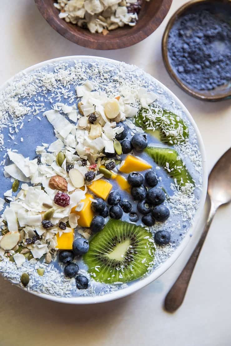 How to Make Smoothie Bowls at Home - Being Summer Shores