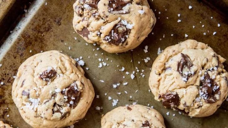 Gluten-Free Peanut Butter Chocolate Chip Cookies made with coconut sugar | TheRoastedRot.net