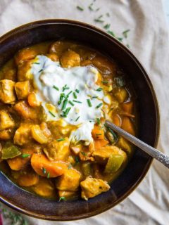 Bean-free Pumpkin Chicken Chili (paleo) for a delightful fall chili recipe. This easy chili comes together in just 45 minutes! | TheRoastedRoot.net