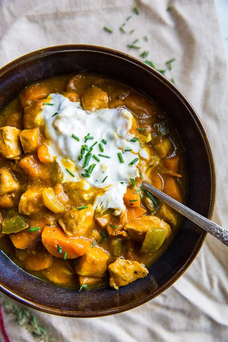 Bean-free Pumpkin Chicken Chili (paleo) for a delightful fall chili recipe. This easy chili comes together in just 45 minutes! | TheRoastedRoot.net