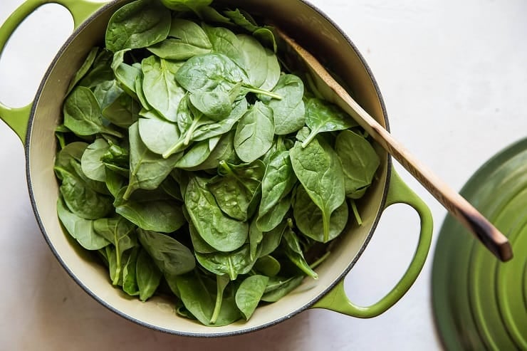 How to make dairy-free creamed spinach