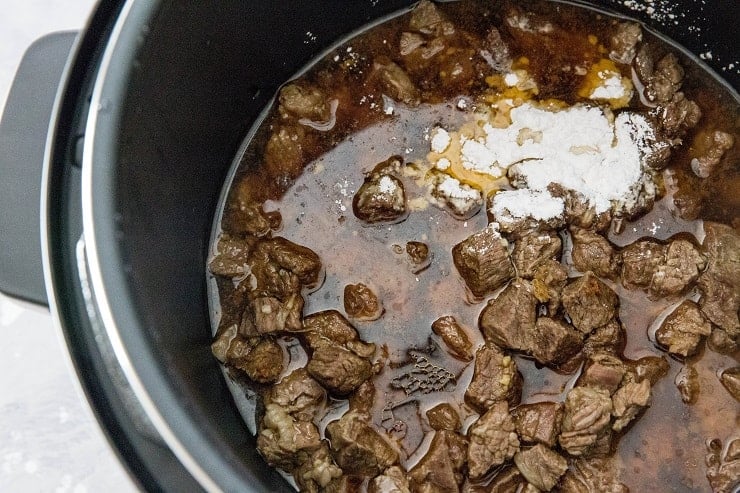 Add the tapioca flour to make a thick sauce