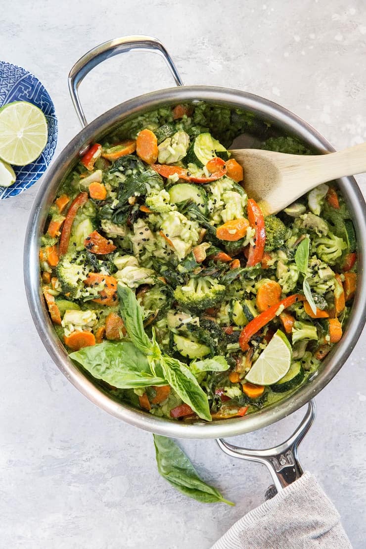https://www.theroastedroot.net/wp-content/uploads/2020/01/one_skillet_thai_green_curry_with_rice_1.jpg