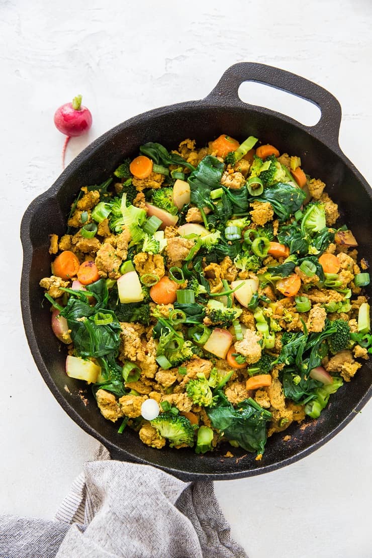 https://www.theroastedroot.net/wp-content/uploads/2020/03/30_minute_ground_turkey_skillet_with_vegetables.jpg