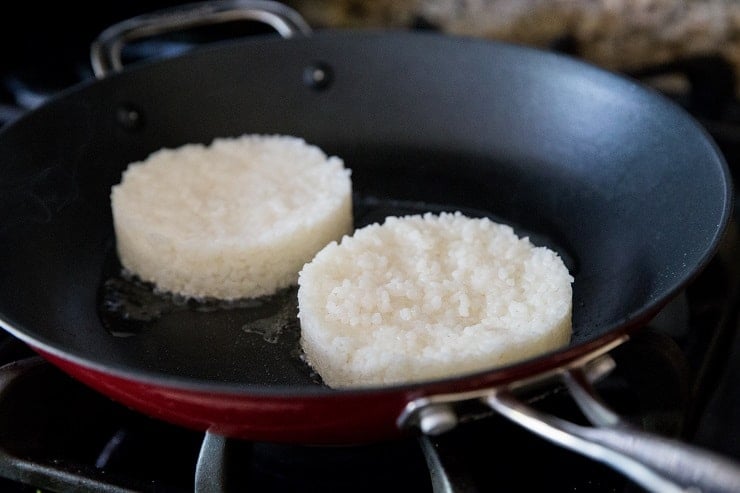 How to make crispy gluten-free rice sticky buns