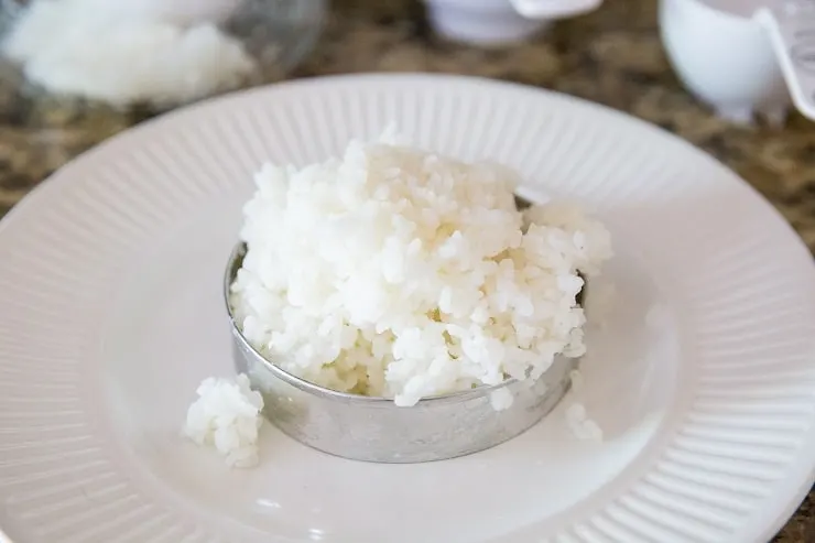 How to make burger buns out of sticky rice