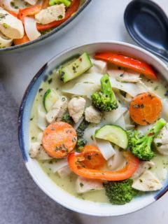 Easy Green Curry Noodle Soup with Chicken and Vegetables - a clean, filling, and delicious dinner recipe! Gluten-free, nutritious