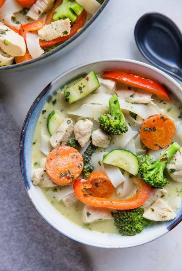Easy Green Curry Noodle Soup with Chicken and Vegetables - a clean, filling, and delicious dinner recipe! Gluten-free, nutritious