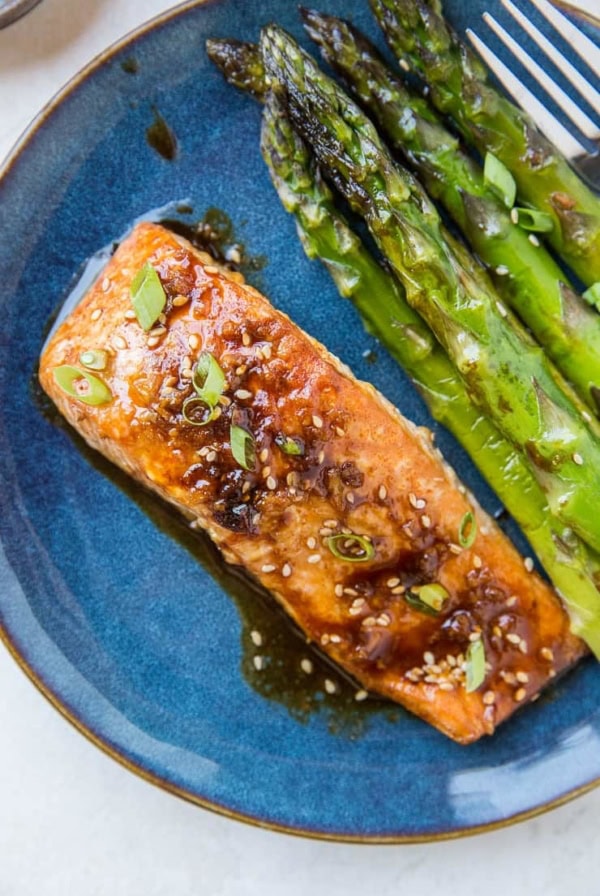 Paleo Asian Baked Salmon and Asparagus