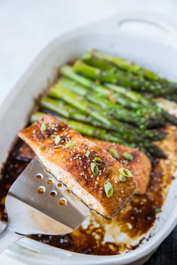 Paleo Asian Baked Salmon - soy-free, refined sugar-free, super flavorful and healthy dinner recipe