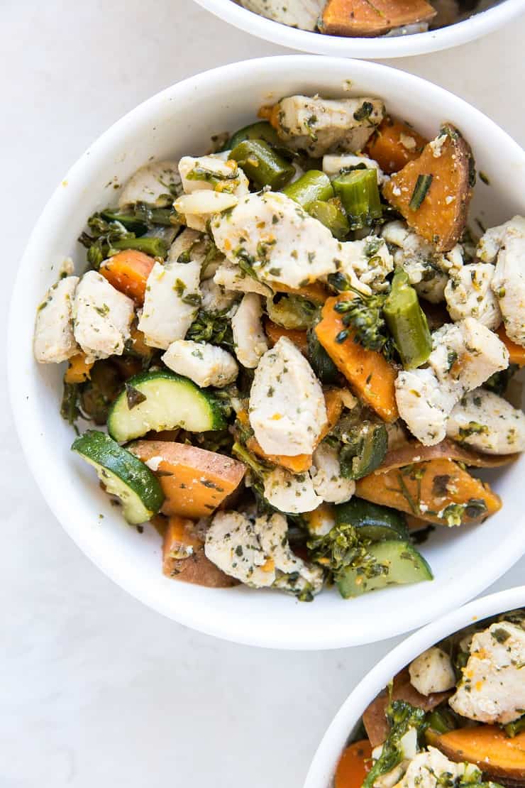 Paleo Meal Prep Chicken and Vegetables with all sorts of veggies for a low-carb, nutritious, whole30 meal. Recipe makes 5 to 7 meals!
