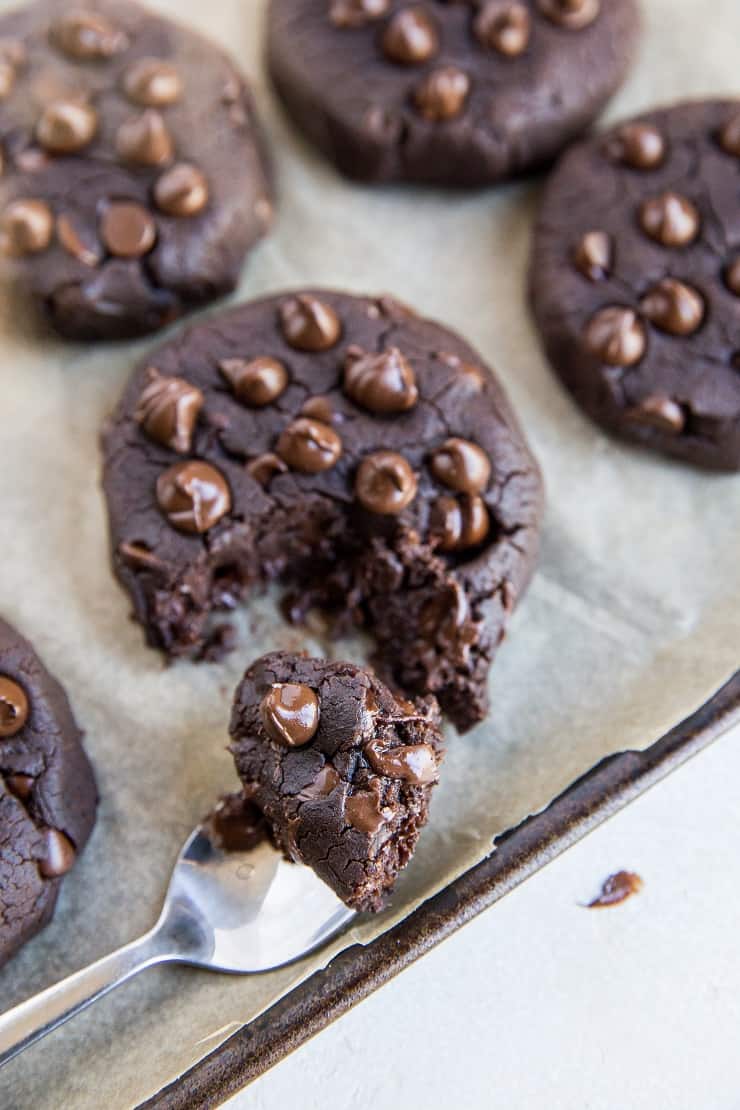 Vegan Chocolate Black Bean Cookies - 6 ingredients, no eggs, no flour, grain-free, dairy-free, refined sugar-free and healthy!